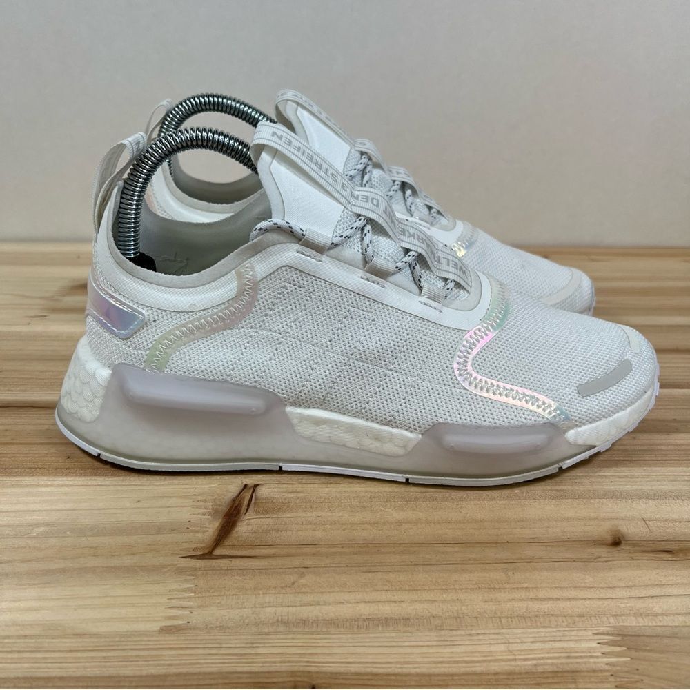 NEW Adidas NMD v3 sneakers shoes mens 7 Womens 8 White Iridescent